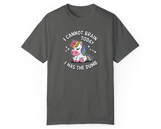 Pepper-colored T-shirt with 'I Cannot Brain Today' unicorn design – perfect for Casual Fridays