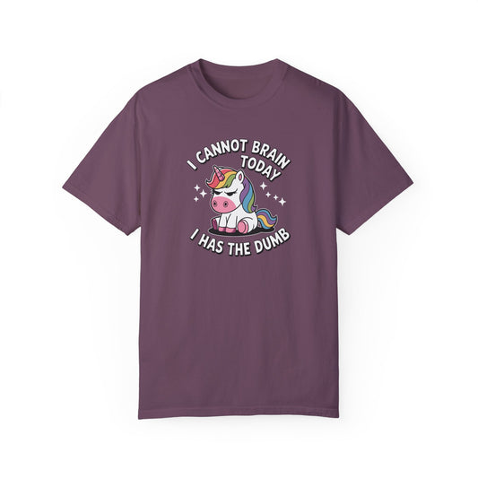 Berry-colored T-shirt with funny unicorn design – ideal for casual office days and weekend wear